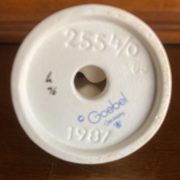 💛TM8 ‘A Stitch in Time’ Hummel Goebel #255 4/0 - Picture 6 of 7